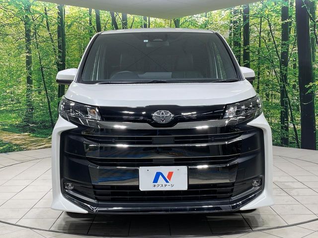 TOYOTA NOAH 2023