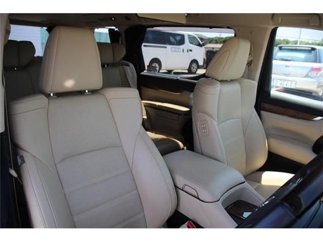 TOYOTA ALPHARD hybrid 4WD 2015