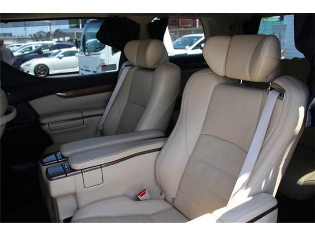 TOYOTA ALPHARD hybrid 4WD 2015