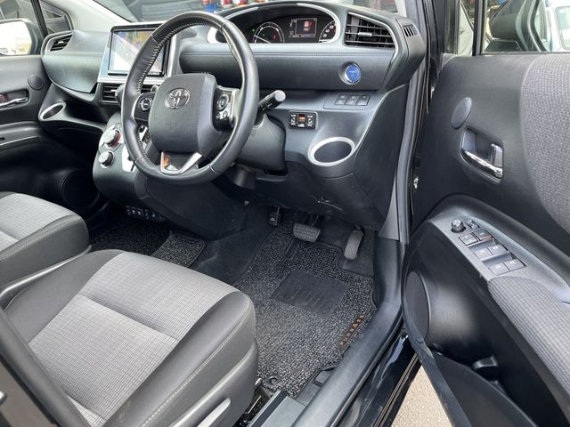 TOYOTA SIENTA HYBRID 2021