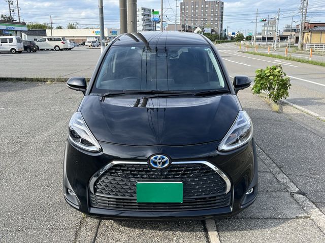 TOYOTA SIENTA HYBRID 2021