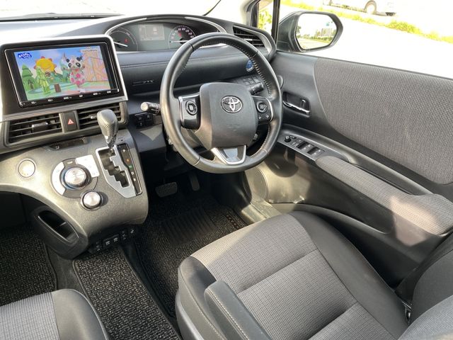 TOYOTA SIENTA HYBRID 2021