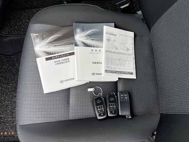 TOYOTA SIENTA HYBRID 2021