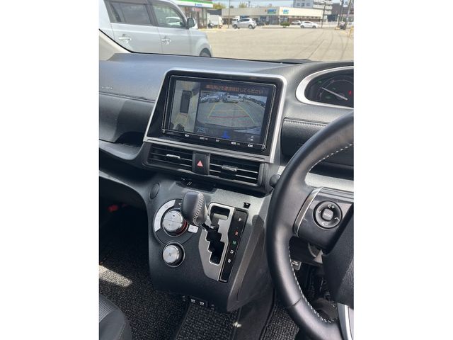 TOYOTA SIENTA HYBRID 2021