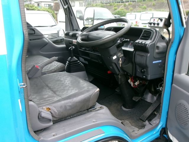 NISSAN ATLAS 2006