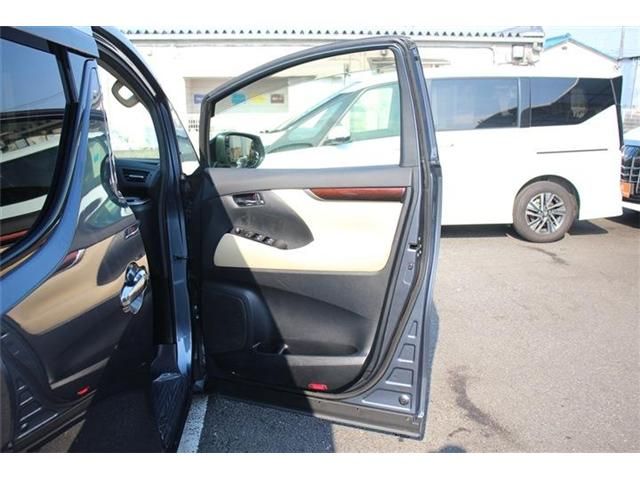 TOYOTA VELLFIRE  HYBRID 4WD 2015