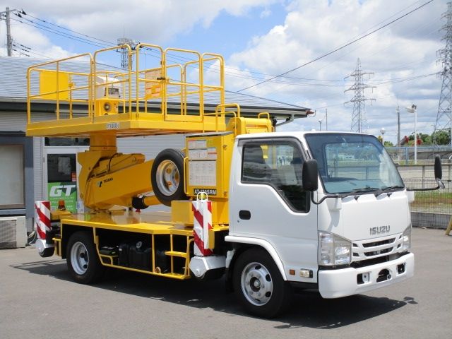 ISUZU ELF 2018