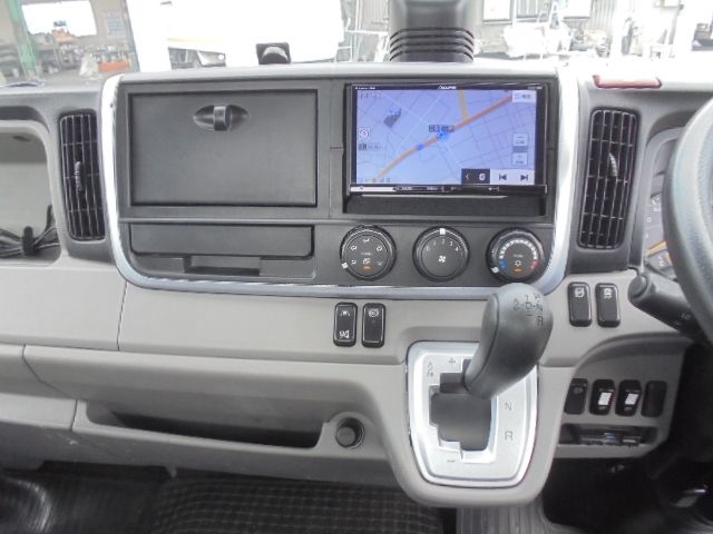 MITSUBISHI CANTER 2019