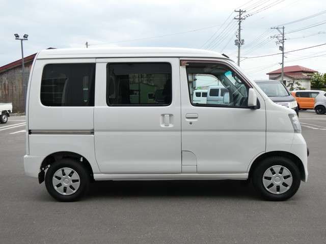 DAIHATSU HIJET CARGO 4WD 2013