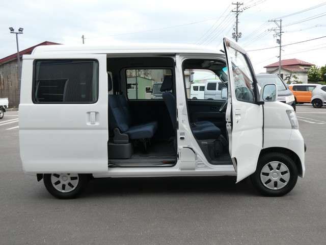 DAIHATSU HIJET CARGO 4WD 2013
