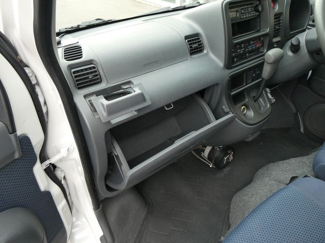 DAIHATSU HIJET CARGO 4WD 2013