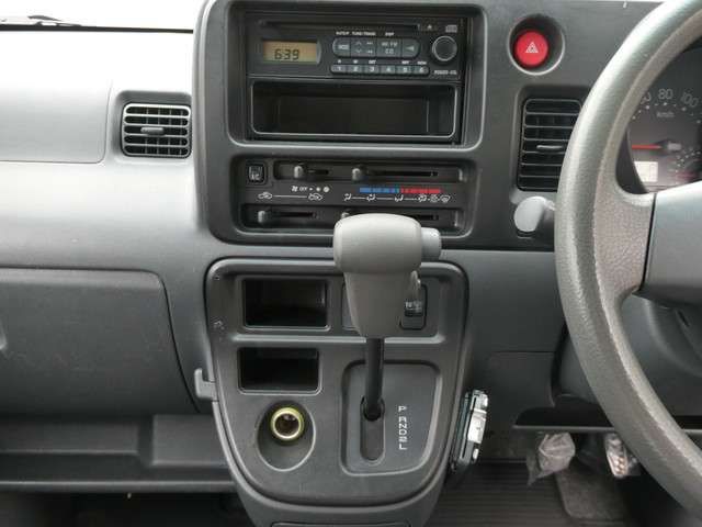 DAIHATSU HIJET CARGO 4WD 2013