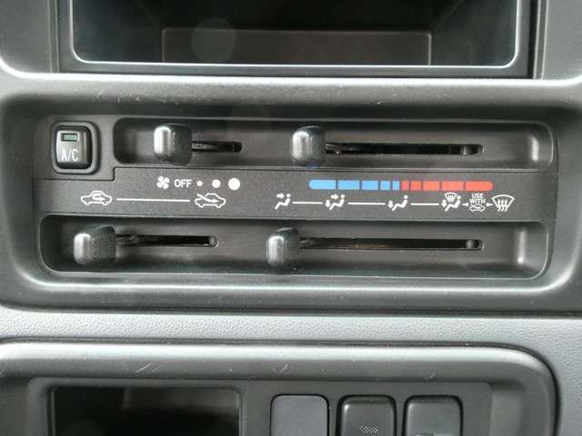 DAIHATSU HIJET CARGO 4WD 2013