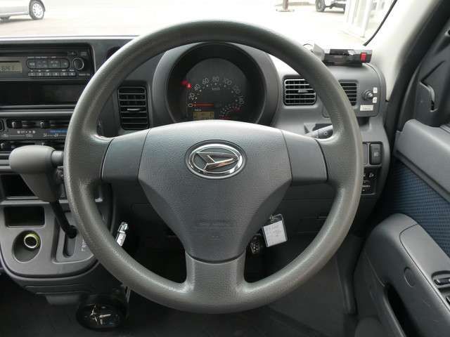 DAIHATSU HIJET CARGO 4WD 2013