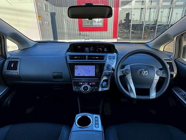 TOYOTA PRIUS Alpha 2015