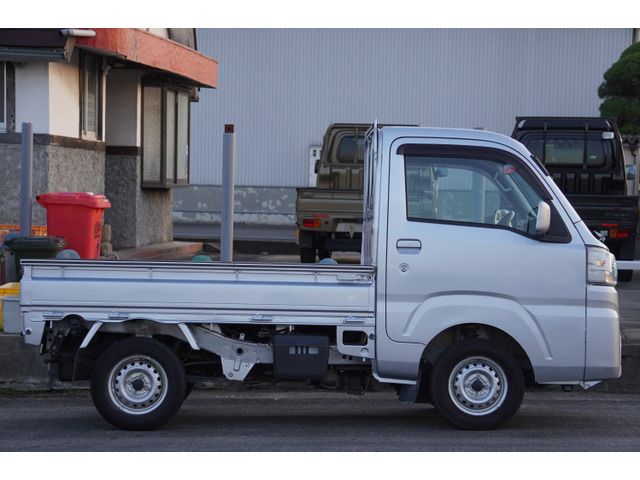 DAIHATSU HIJET truck 4WD 2016