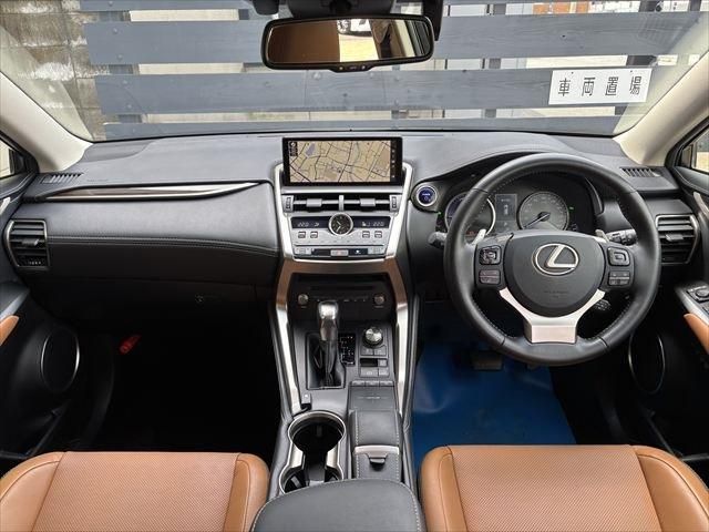 TOYOTA LEXUS NX300h 2018