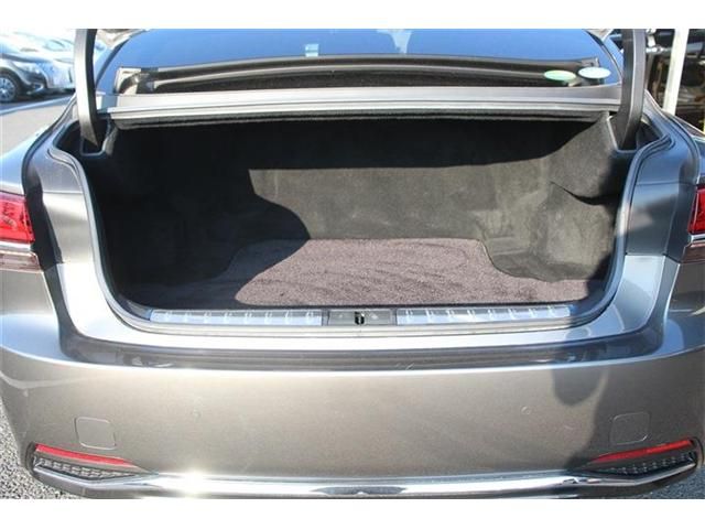 TOYOTA LEXUS LS500h 4WD 2018