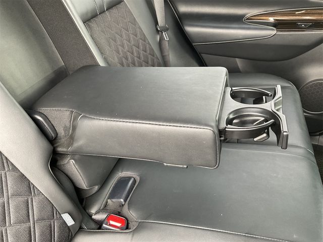 TOYOTA HARRIER 2WD 2015