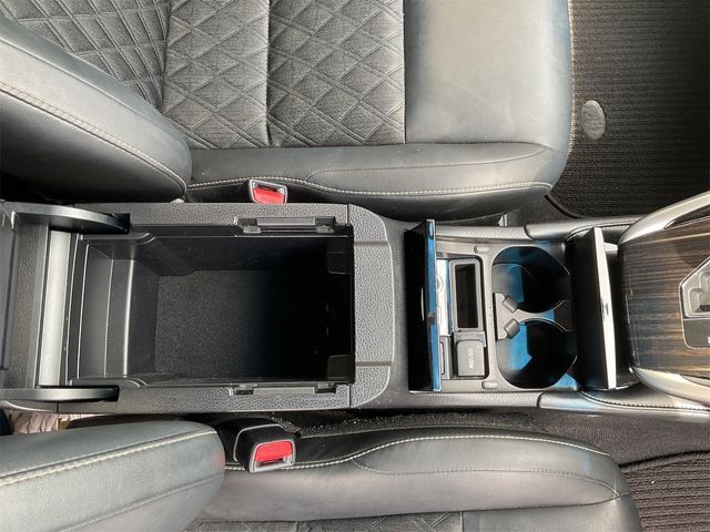 TOYOTA HARRIER 2WD 2015