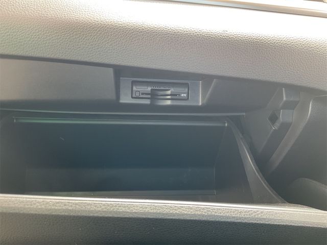 TOYOTA HARRIER 2WD 2015