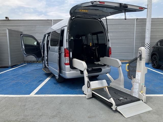 TOYOTA HIACE van 4WD 2020