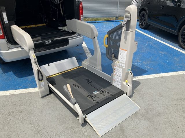 TOYOTA HIACE van 4WD 2020