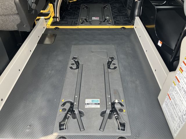 TOYOTA HIACE van 4WD 2020