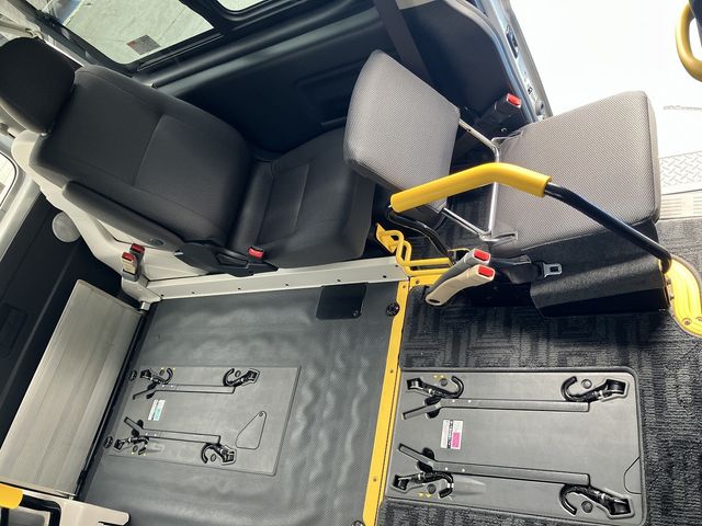 TOYOTA HIACE van 4WD 2020