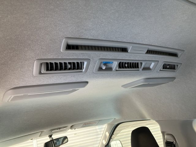 TOYOTA HIACE van 4WD 2020