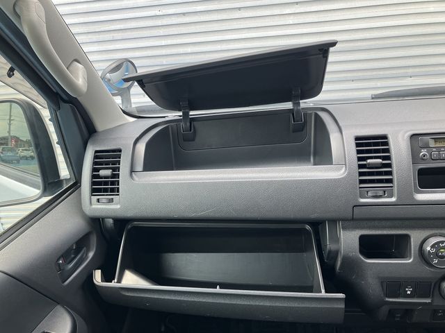 TOYOTA HIACE van 4WD 2020