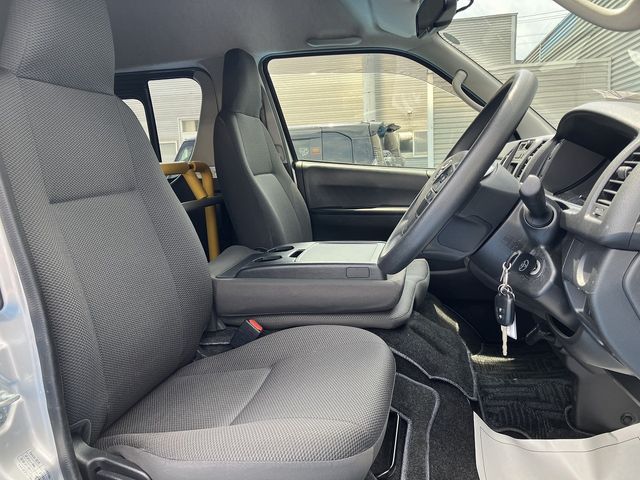 TOYOTA HIACE van 4WD 2020