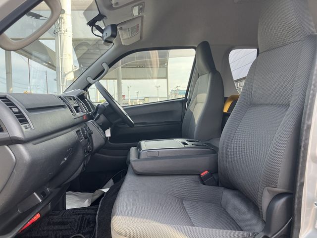 TOYOTA HIACE van 4WD 2020