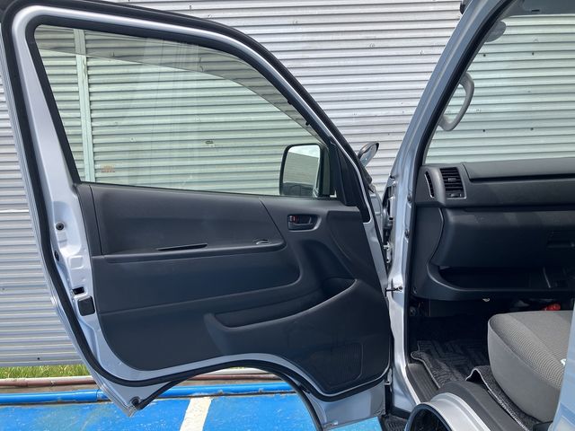 TOYOTA HIACE van 4WD 2020