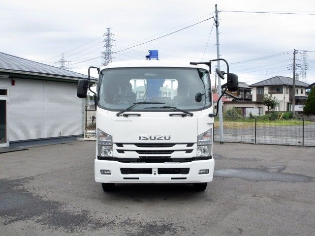 ISUZU FORWARD 2015