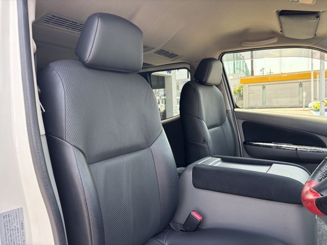 NISSAN NV350 CARAVAN 4WD 2014