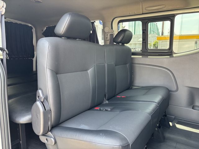 NISSAN NV350 CARAVAN 4WD 2014