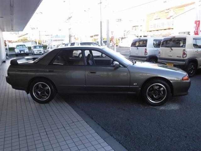 NISSAN SKYLINE GT-R sedan 1993