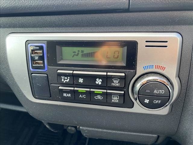 TOYOTA REGIUSACE van 4WD 2015