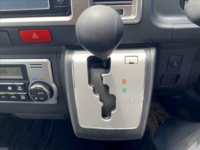 TOYOTA REGIUSACE van 4WD 2015