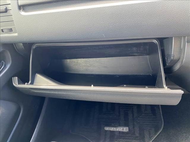 TOYOTA REGIUSACE van 4WD 2015