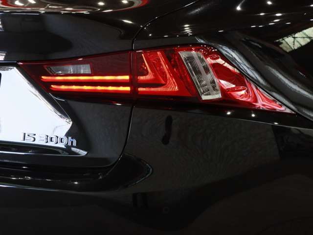 TOYOTA LEXUS IS300h 2014