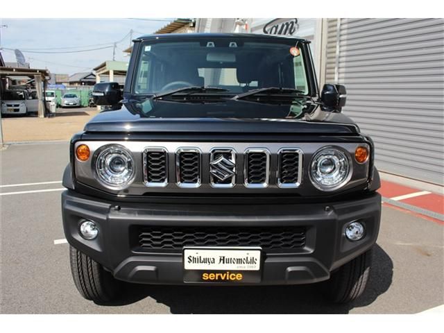 SUZUKI JIMNY NOMADE 2025