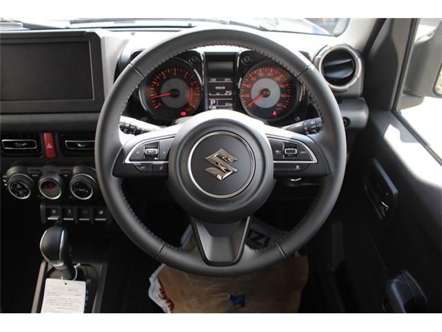 SUZUKI JIMNY NOMADE 2025