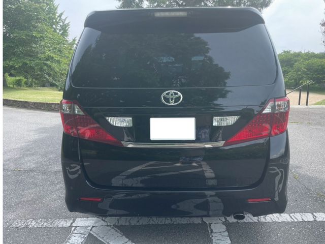 TOYOTA VELLFIRE 2010