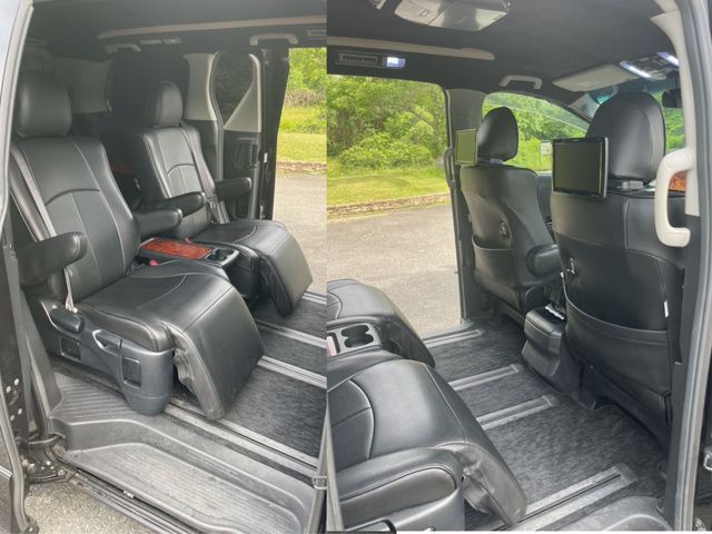 TOYOTA VELLFIRE 2010