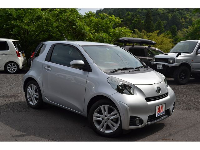 TOYOTA iQ 2012