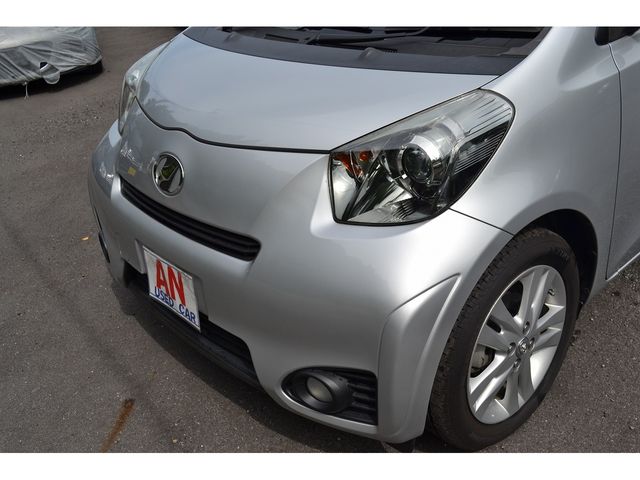 TOYOTA iQ 2012