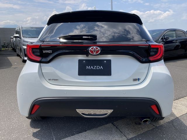 TOYOTA YARIS HYBRID 2021