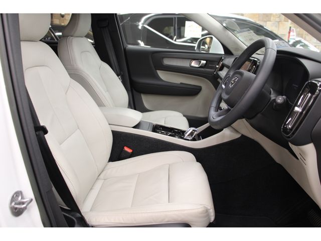 VOLVO VOLVO XC40 2022